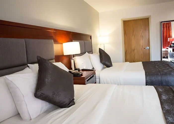 Ramada Plaza By Wyndham Chicago North Shore Hotel