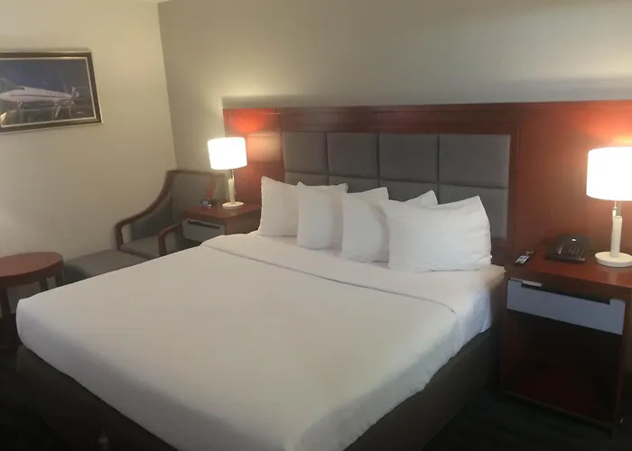 Ramada Plaza By Wyndham Chicago North Shore 3* Wheeling