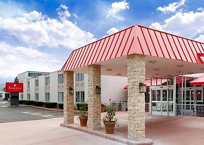 Ramada Plaza By Wyndham Chicago North Shore Hotel