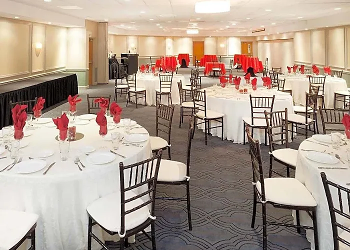 Ramada Plaza By Wyndham Chicago North Shore Wheeling
