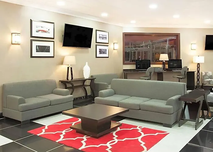 Ramada Plaza By Wyndham Chicago North Shore 3*