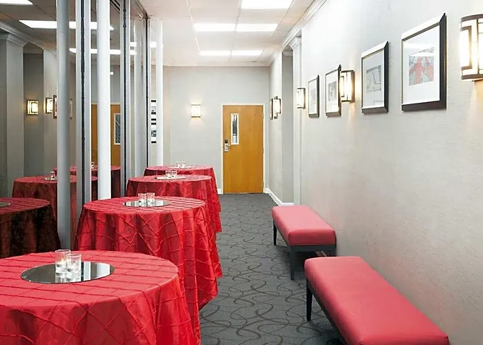 Ramada Plaza By Wyndham Chicago North Shore