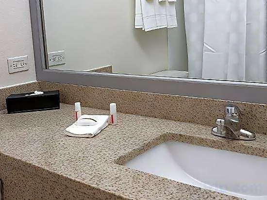 Hotel Ramada Plaza By Wyndham Chicago North Shore Wheeling
