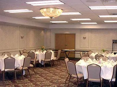 Ramada Plaza By Wyndham Chicago North Shore 3*