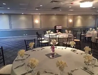 Ramada Plaza By Wyndham Chicago North Shore Wheeling
