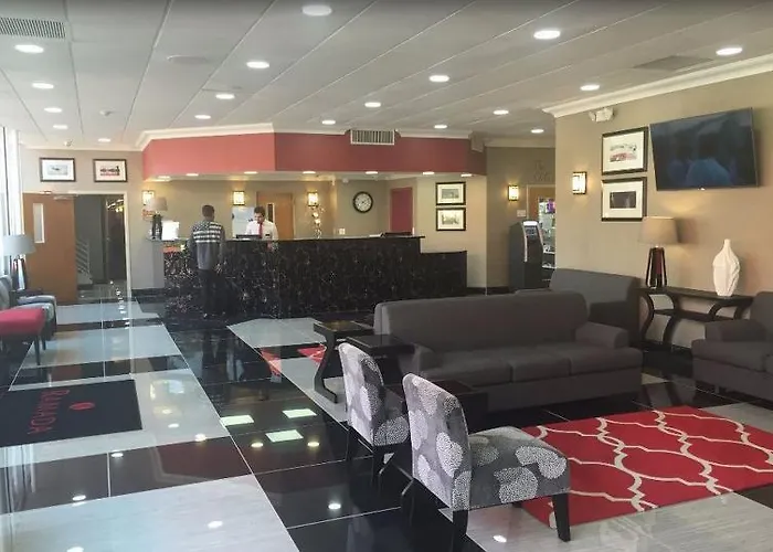 Ramada Plaza By Wyndham Chicago North Shore 3*
