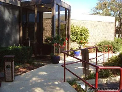 Hotel Ramada Plaza By Wyndham Chicago North Shore 3*