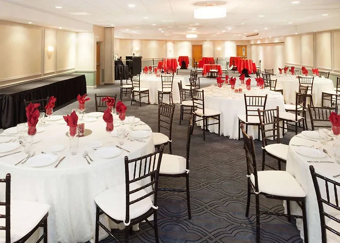 Hotel Ramada Plaza By Wyndham Chicago North Shore Wheeling
