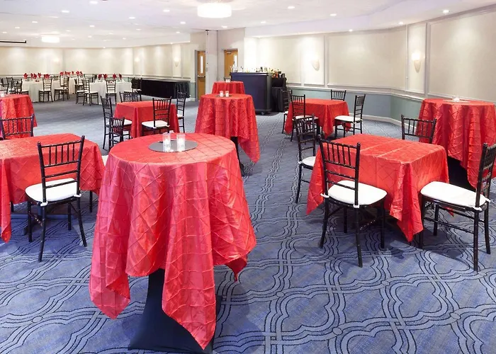 Ramada Plaza By Wyndham Chicago North Shore Wheeling