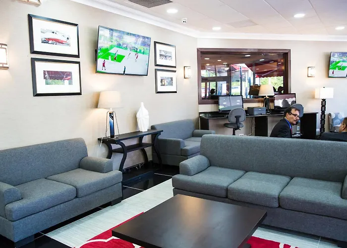 Ramada Plaza By Wyndham Chicago North Shore Hotel