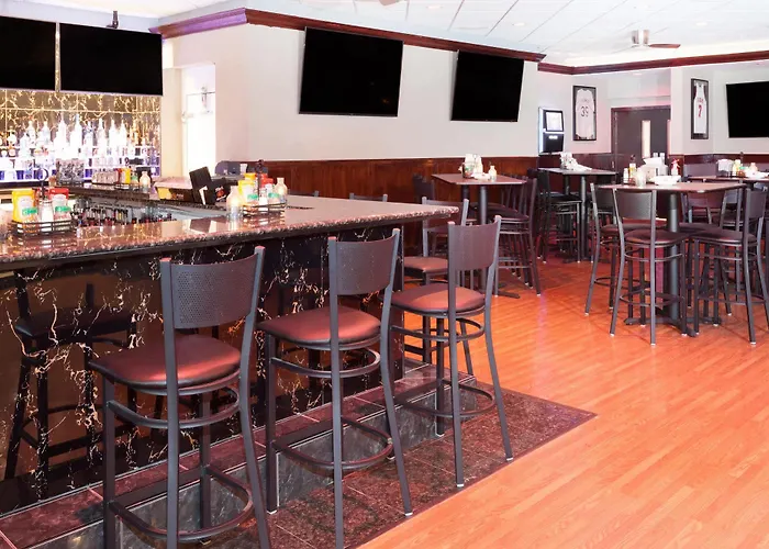Hotel Ramada Plaza By Wyndham Chicago North Shore